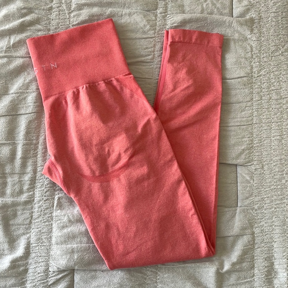 NVGTN Contour Leggings